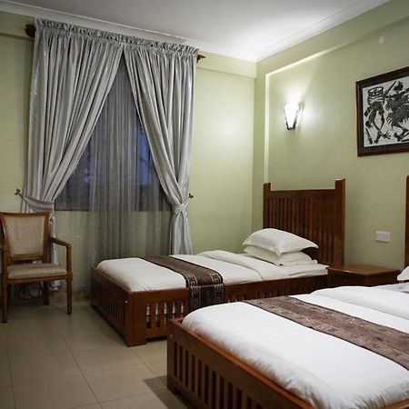 Summit Lodge Marombosa Bagian luar foto