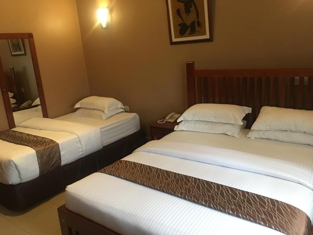 Summit Lodge Marombosa Bagian luar foto