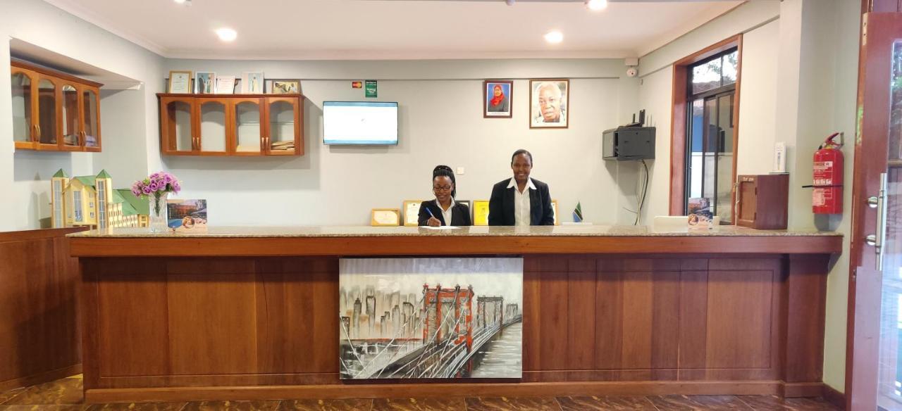 Summit Lodge Marombosa Bagian luar foto